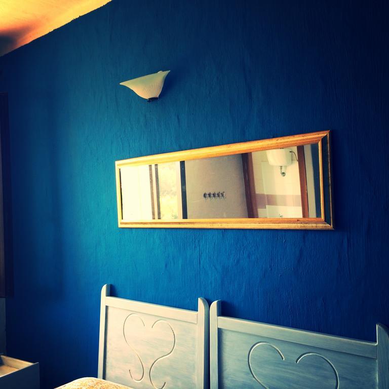 En Ville Bed And Breakfast Gonnesa Zimmer foto